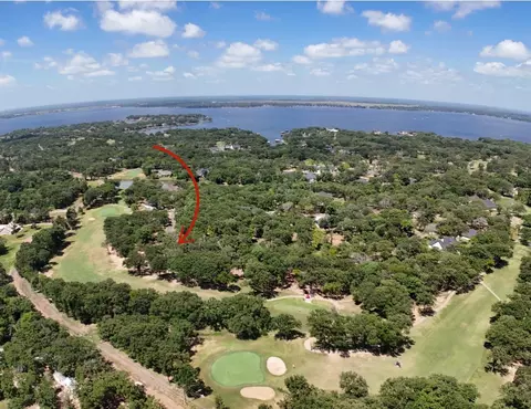 225 Colonial Dr, Mabank, TX 75147