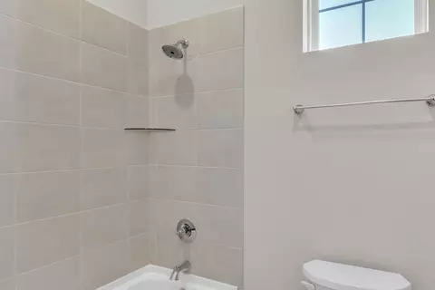 Bath - 5509 Gaelic Dr, Celina, TX 75009 photo 3 of 4