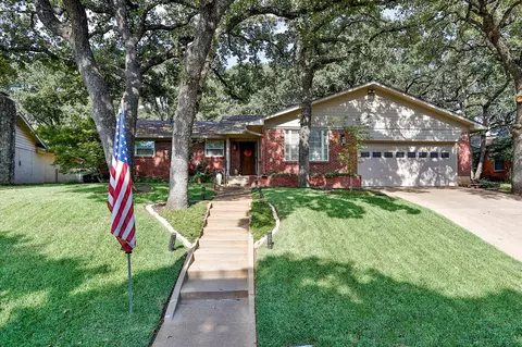 1112 Sherwood Dr, Arlington, TX 76013