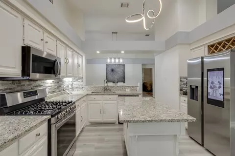 Kitchen - 8102 Eagle Dr, Rowlett, TX 75088 photo 3 of 3