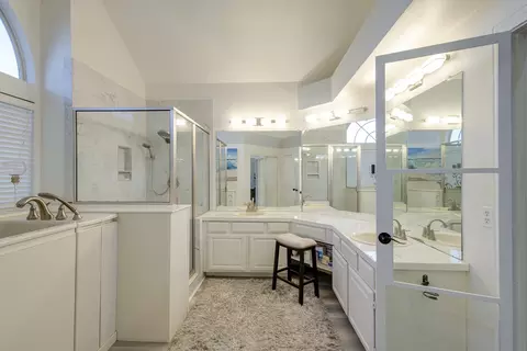 Bath - 8102 Eagle Dr, Rowlett, TX 75088 photo 3 of 5
