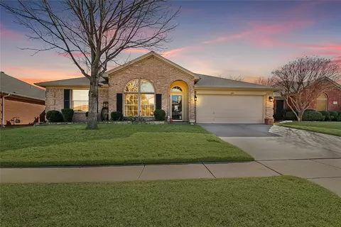 4116 Bent Oaks Dr, Arlington, TX 76001