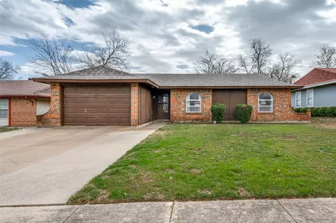 5720 Bonner Dr, Haltom City, TX 76148