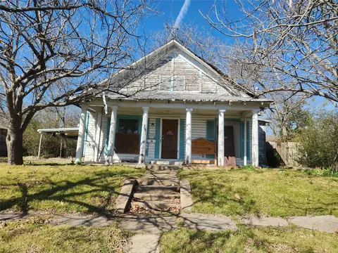 904 College St, Commerce, TX 75428
