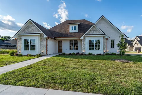 4611 Flat Creek Cv, Tyler, TX 75703