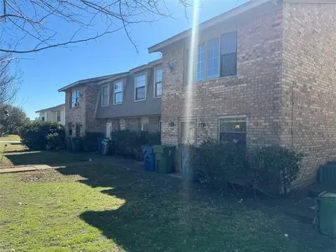 826 Wildwood Ln, Grapevine, TX 76051