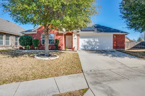 8608 Running River Ct, Fort Worth, TX 76131