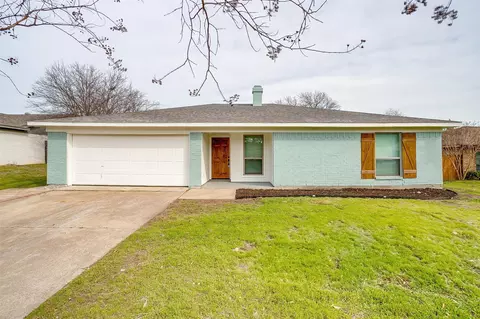 221 Jeaneta Ave, Benbrook, TX 76126