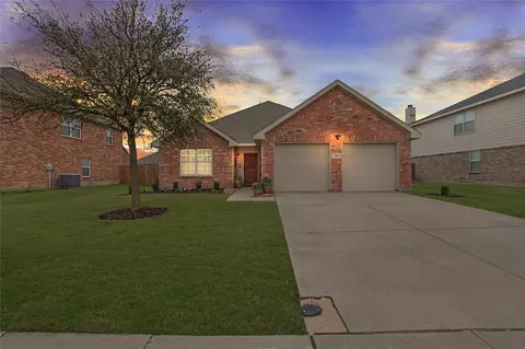 209 Equestrian Dr, Waxahachie, TX 75165