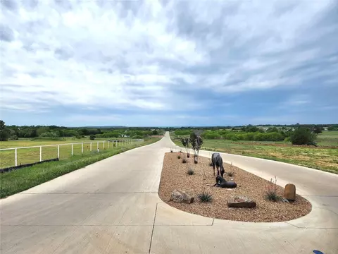 455 Massey Rd, Pilot Point, TX 76258