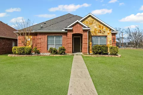 3300 Kari Ln, Greenville, TX 75402