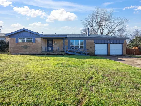 7908 Leslie Dr, Richland Hills, TX 76118