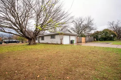 673 W Cedar St, Hurst, TX 76053