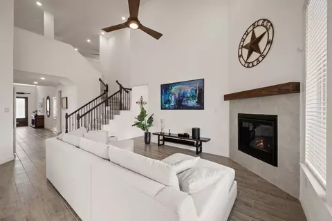 14624 Marrowglen Rd, Fort Worth, TX 76052