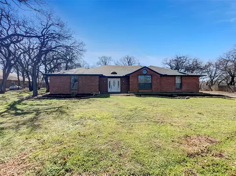 316 Diamond Ln, Burleson, TX 76028