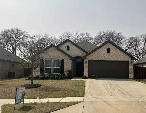 149 Gardenia Dr, Azle, TX 76020