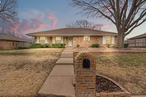 6409 Family Pl, Edgecliff Village, TX 76134