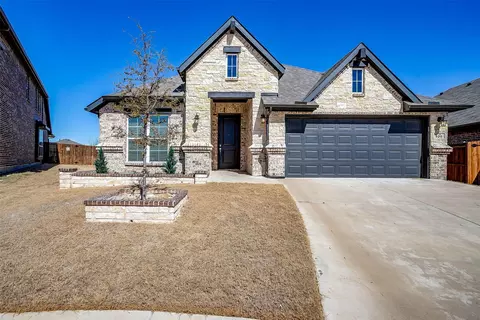 620 Long Iron Dr, Fort Worth, TX 76108