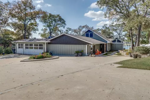 1232 Kiowa Dr E, Gainesville, TX 76240