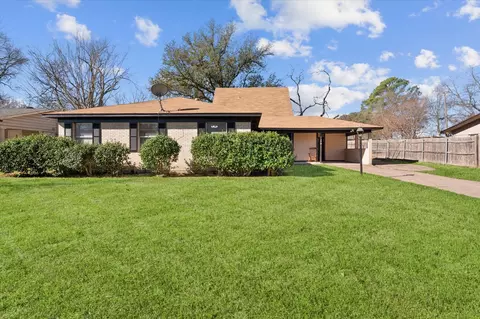 2012 Fairfax Dr, Corsicana, TX 75110