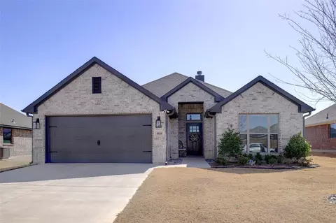 4810 Elite Dr, Sanger, TX 76266
