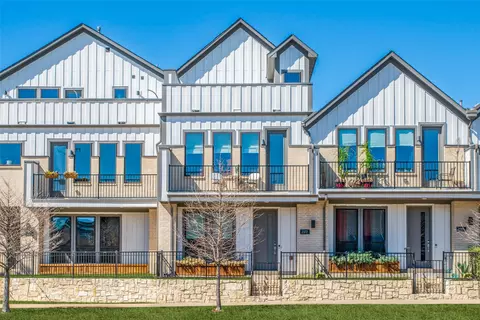 2372 Rook Dr, Dallas, TX 75211