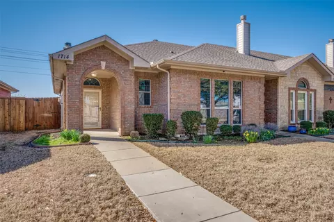 1714 Poinsettia Blvd, Denton, TX 76208