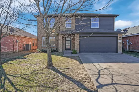 2115 Rockwall Dr, Grand Prairie, TX 75052