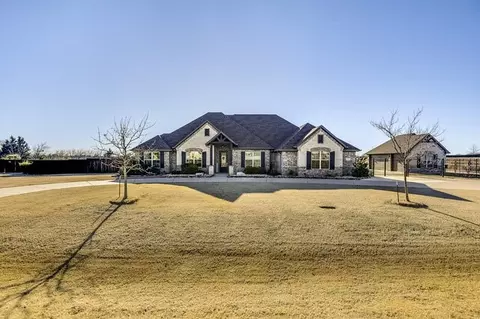 421 Holmes Ave, Waxahachie, TX 75167