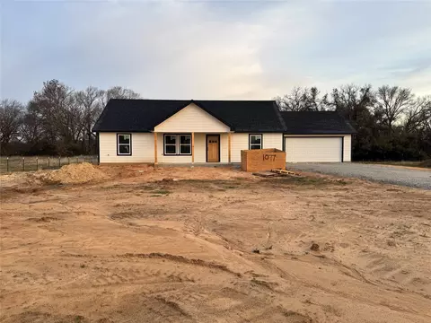 1077 Hereford Dr, Springtown, TX 76082