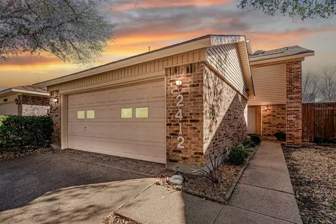 2412 Centaurus Dr, Garland, TX 75044