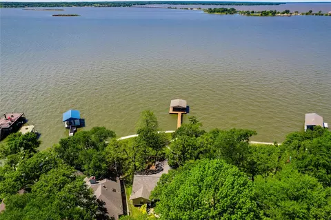 154 Ocean Dr, Gun Barrel City, TX 75156