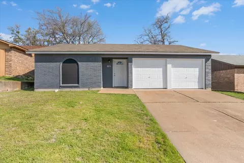 8216 Richard St, White Settlement, TX 76108