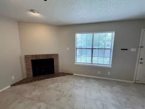 716 W Mulberry St #5A, Denton, TX 76201