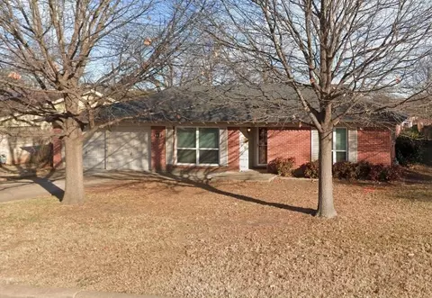 162 Hallmark Dr W, Fort Worth, TX 76134