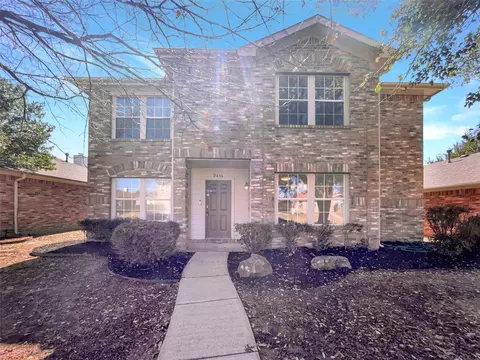 2466 Meadowgate Ln, Lancaster, TX 75134