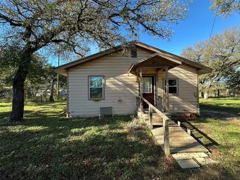 740 S Maxwell St, Stephenville, TX 76401