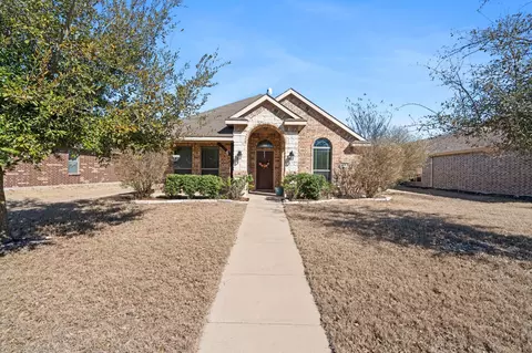 108 Cambridge St, Waxahachie, TX 75165