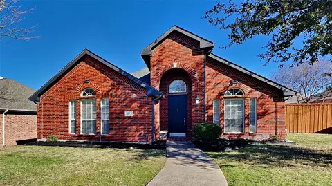 1513 Hill Creek Dr, Garland, TX 75043