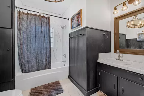 Bath - 430 E Morton St, Denison, TX 75021 photo 1 of 1