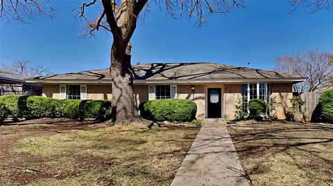 2709 S Colfax Cir, Plano, TX 75075