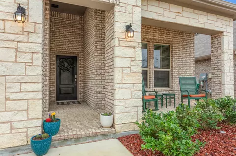 Exterior - 509 Watson Ln, Denton, TX 76210 photo 2 of 6