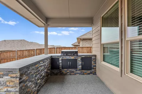 Exterior - 509 Watson Ln, Denton, TX 76210 photo 3 of 6