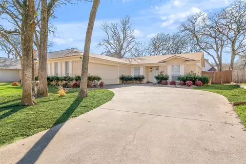 3409 Pin Oak Ln, Bedford, TX 76021