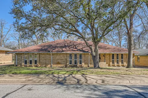 711 Little Creek Dr, Duncanville, TX 75116