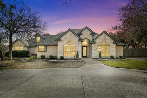 6533 Silver Oak Ln, Fort Worth, TX 76135