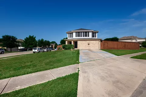1936 Amerigo Dr, Grand Prairie, TX 75051