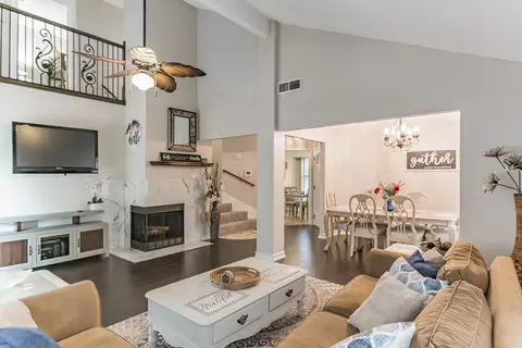 10203 Ridge Oak St, Dallas, TX 75227