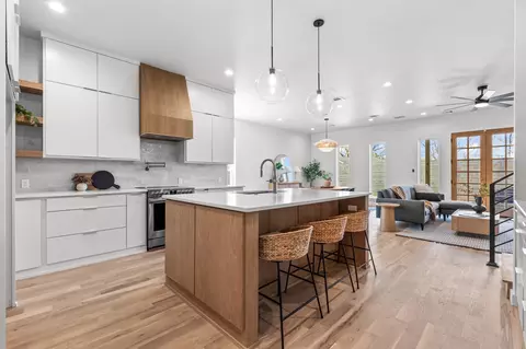 1703 Sicily St, Dallas, TX 75203