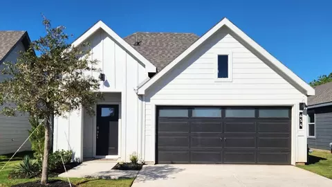654 Capstone Cir, Granbury, TX 76048